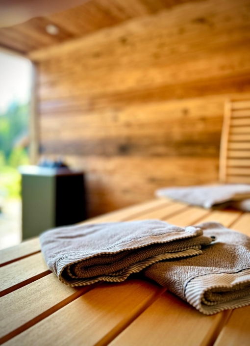 Moderne Sauna samt Ausstattung Moderne Sauna samt Ausstattung